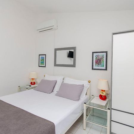 Apartments And Rooms On The Beach Vodice Exteriör bild