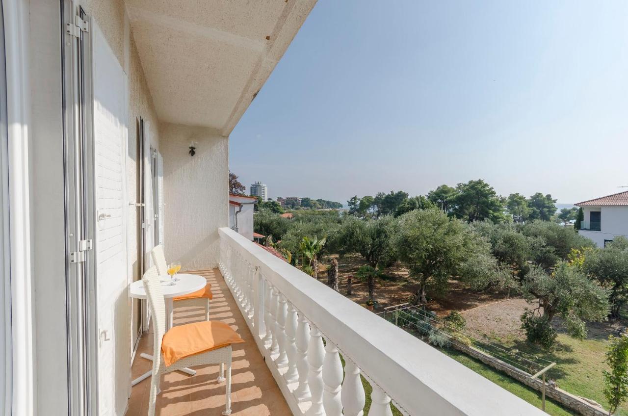 Apartments And Rooms On The Beach Vodice Exteriör bild