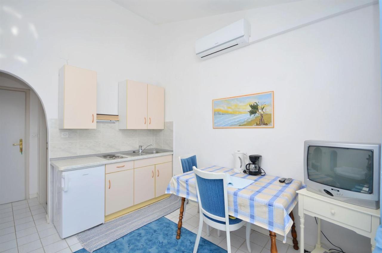Apartments And Rooms On The Beach Vodice Exteriör bild