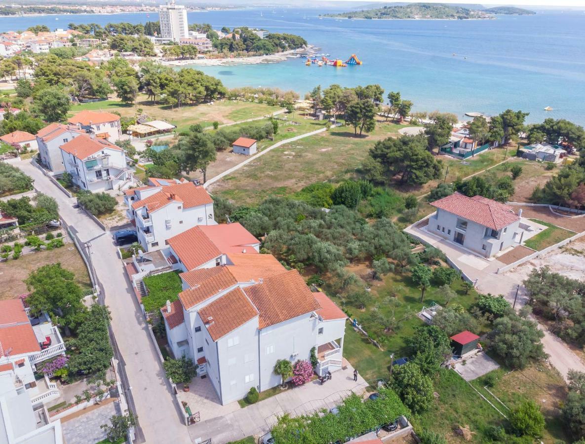 Apartments And Rooms On The Beach Vodice Exteriör bild